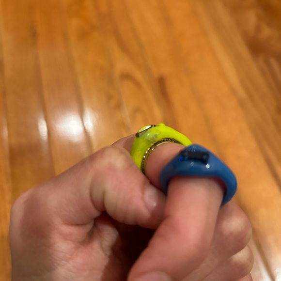 Funky Plastic Rings sz 6-7 - Picture 3 of 3